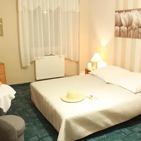 בית אירוח Aura